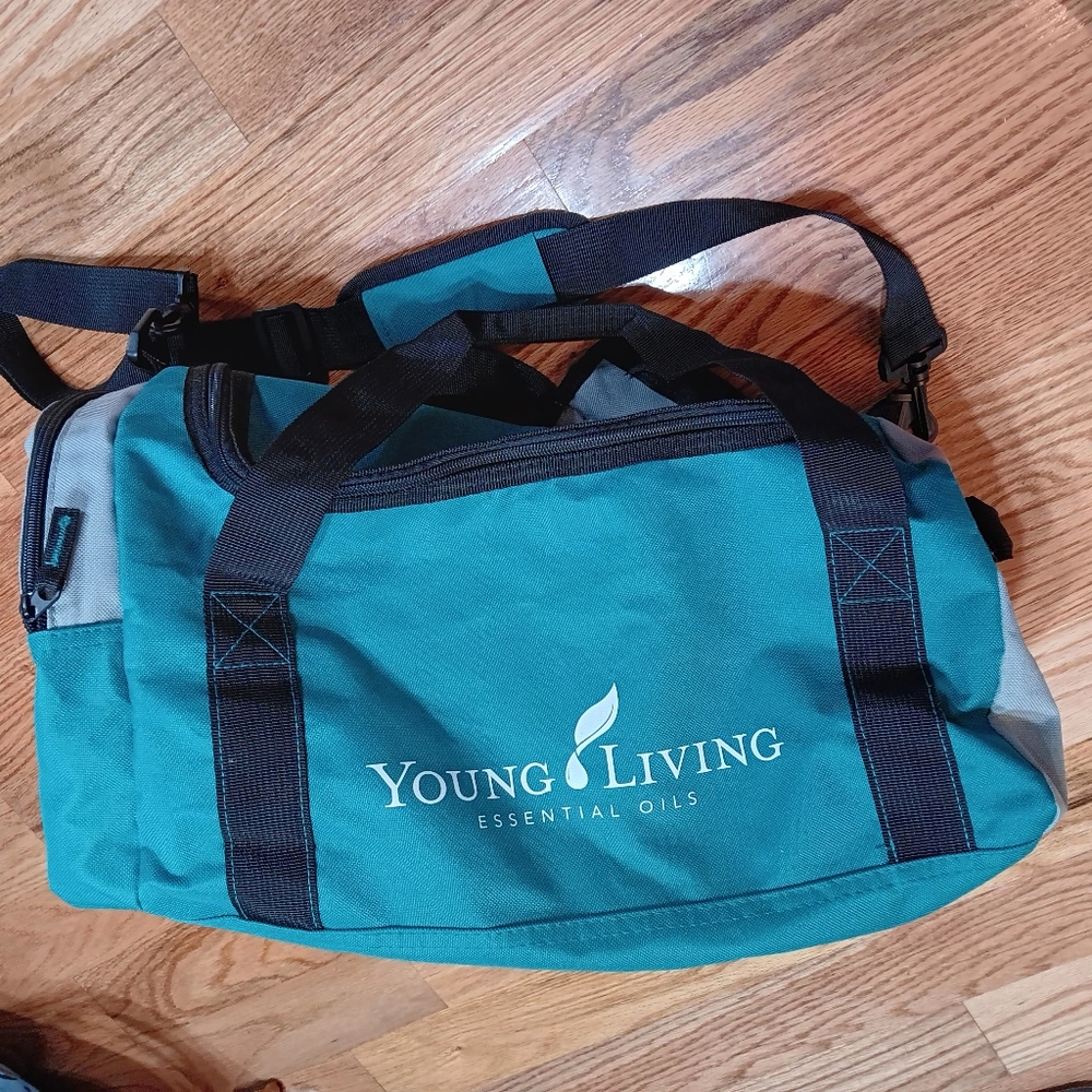 YOUNG LIVING‎ GYM DUFFEL! Teal / Grey!